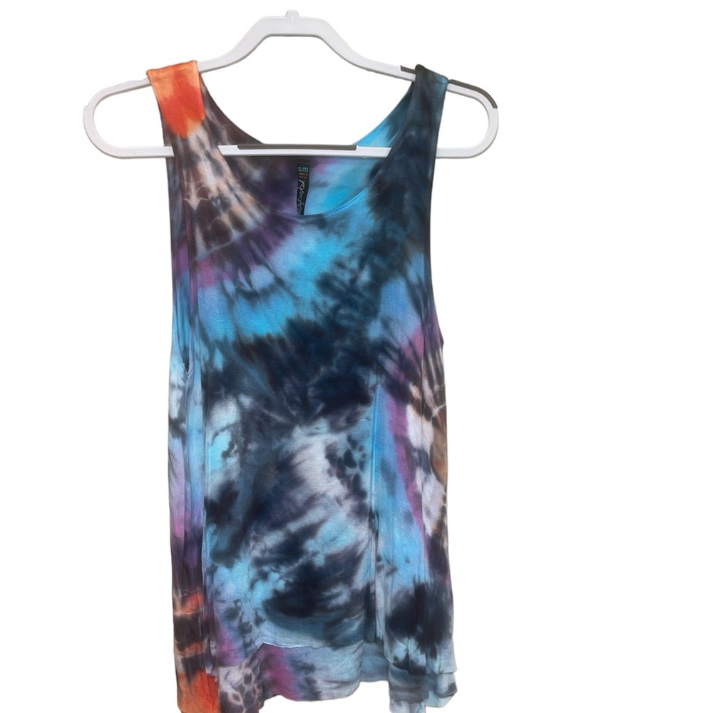 NWOT Brightly twisted tank size S/M